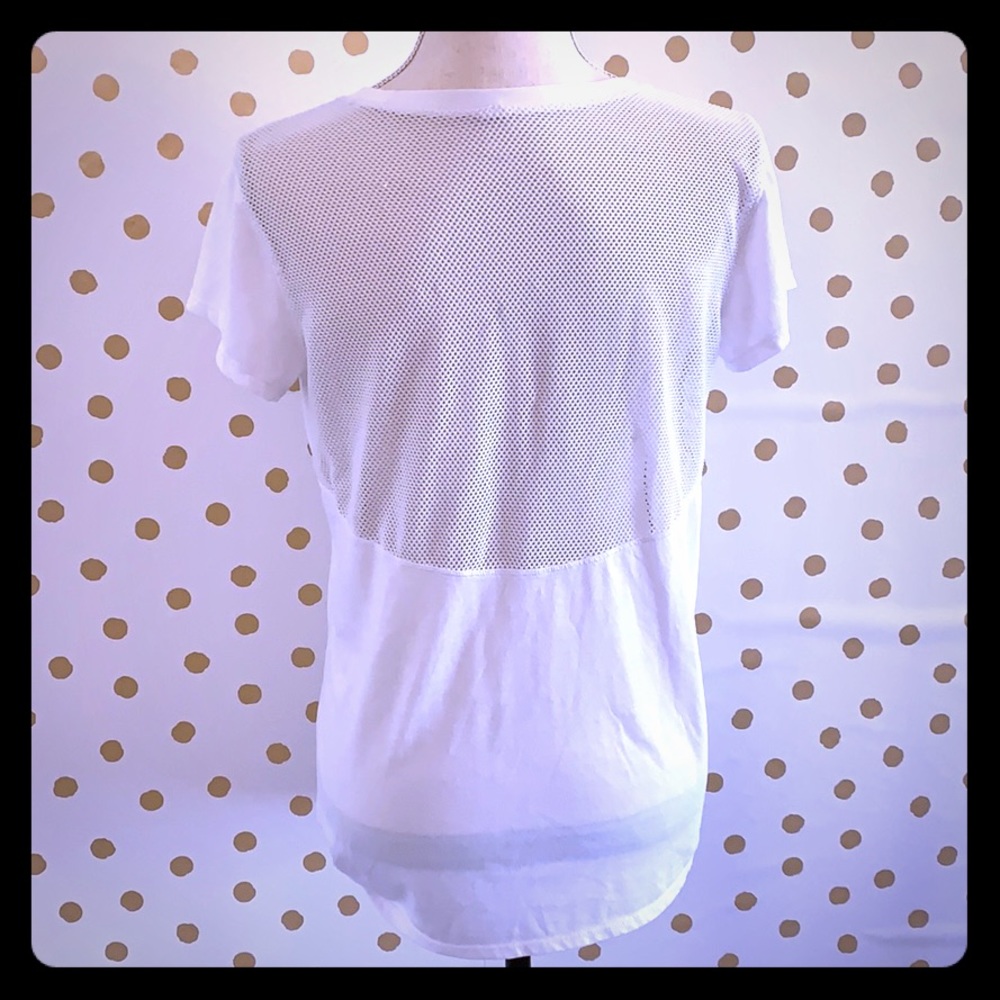 White Mesh Back tee. Size Medium.